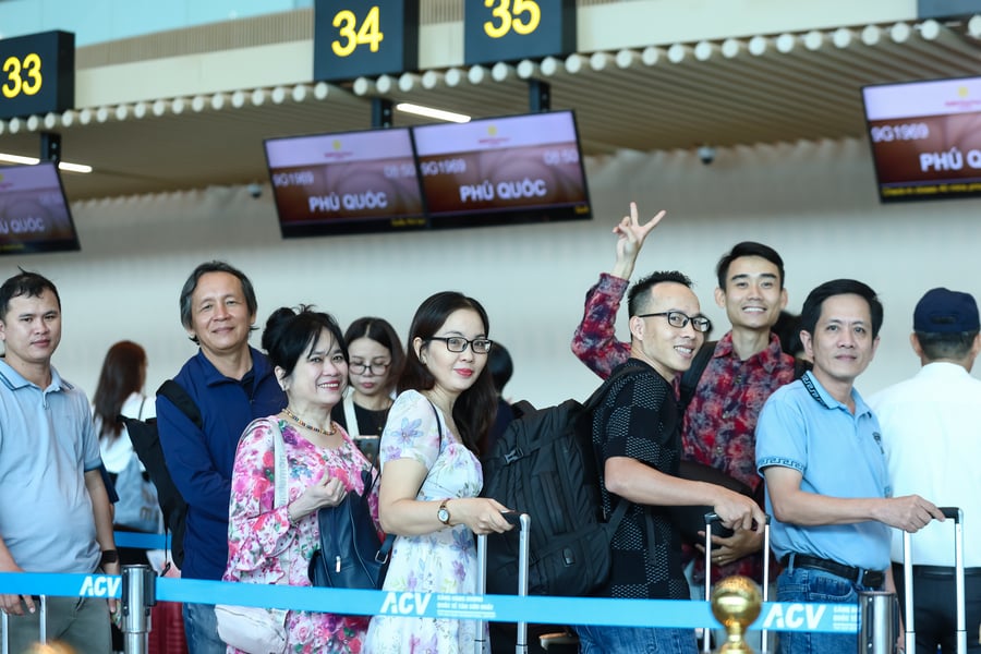 Quầy check-in Sun PhuQuoc Airways tại Tân Sơn Nhất