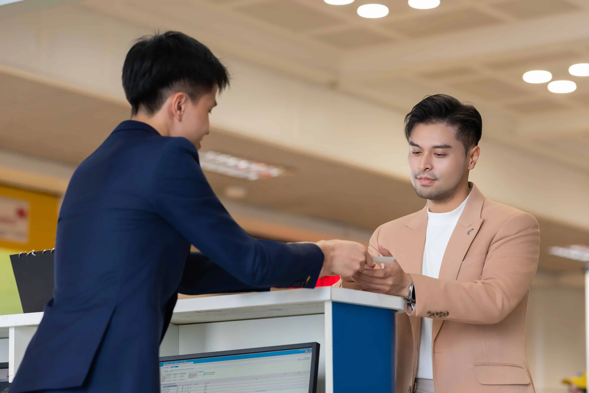 Hành khách có thể đến đại lý vé máy bay đi Đài Loan của Sun PhuQuoc Airways để được tư vấn và hỗ trợ.