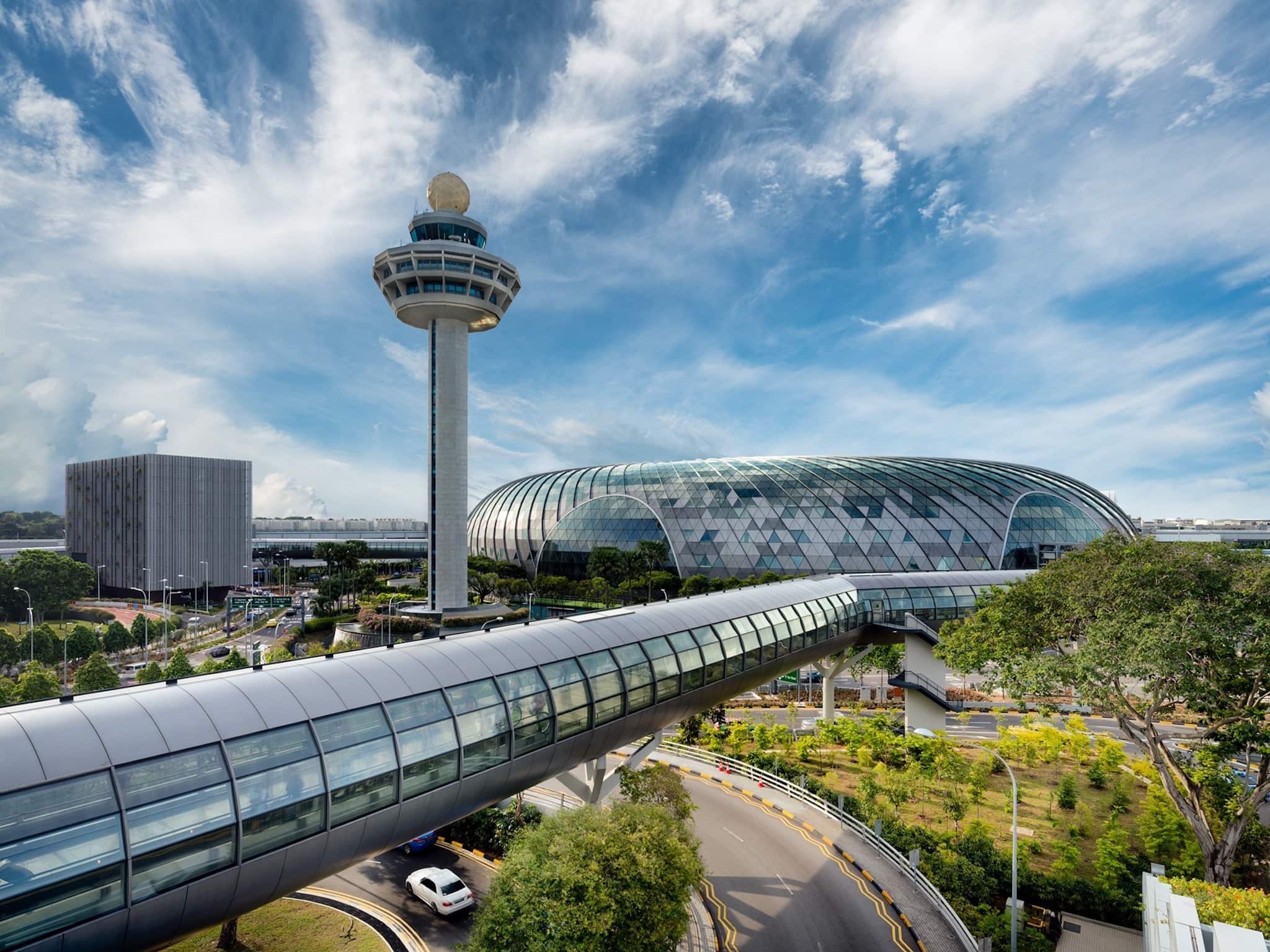 Vé máy bay Việt Nam Singapore đưa du khách đến sân bay Changi