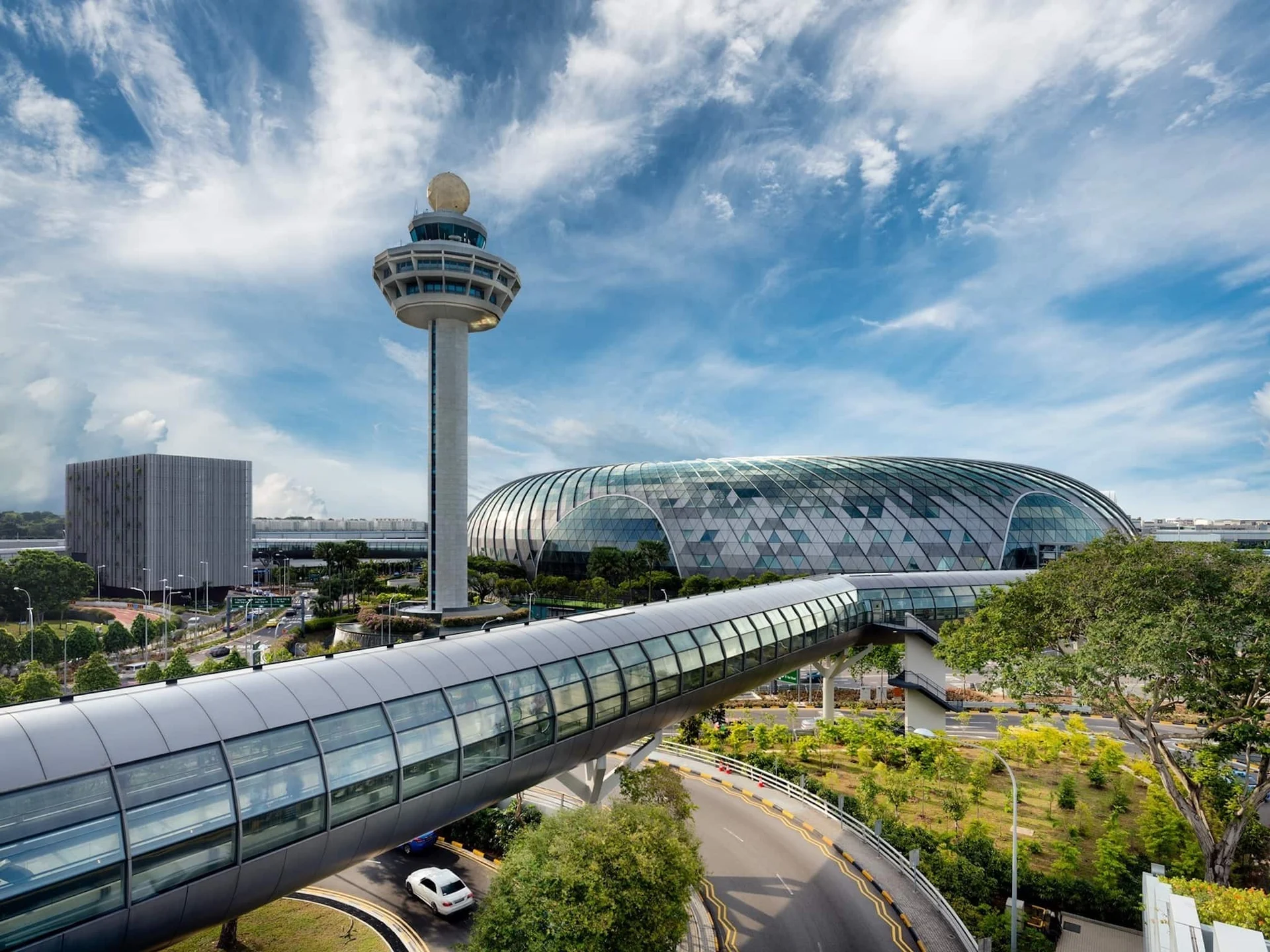 Vé máy bay Việt Nam Singapore đưa du khách đến sân bay Changi