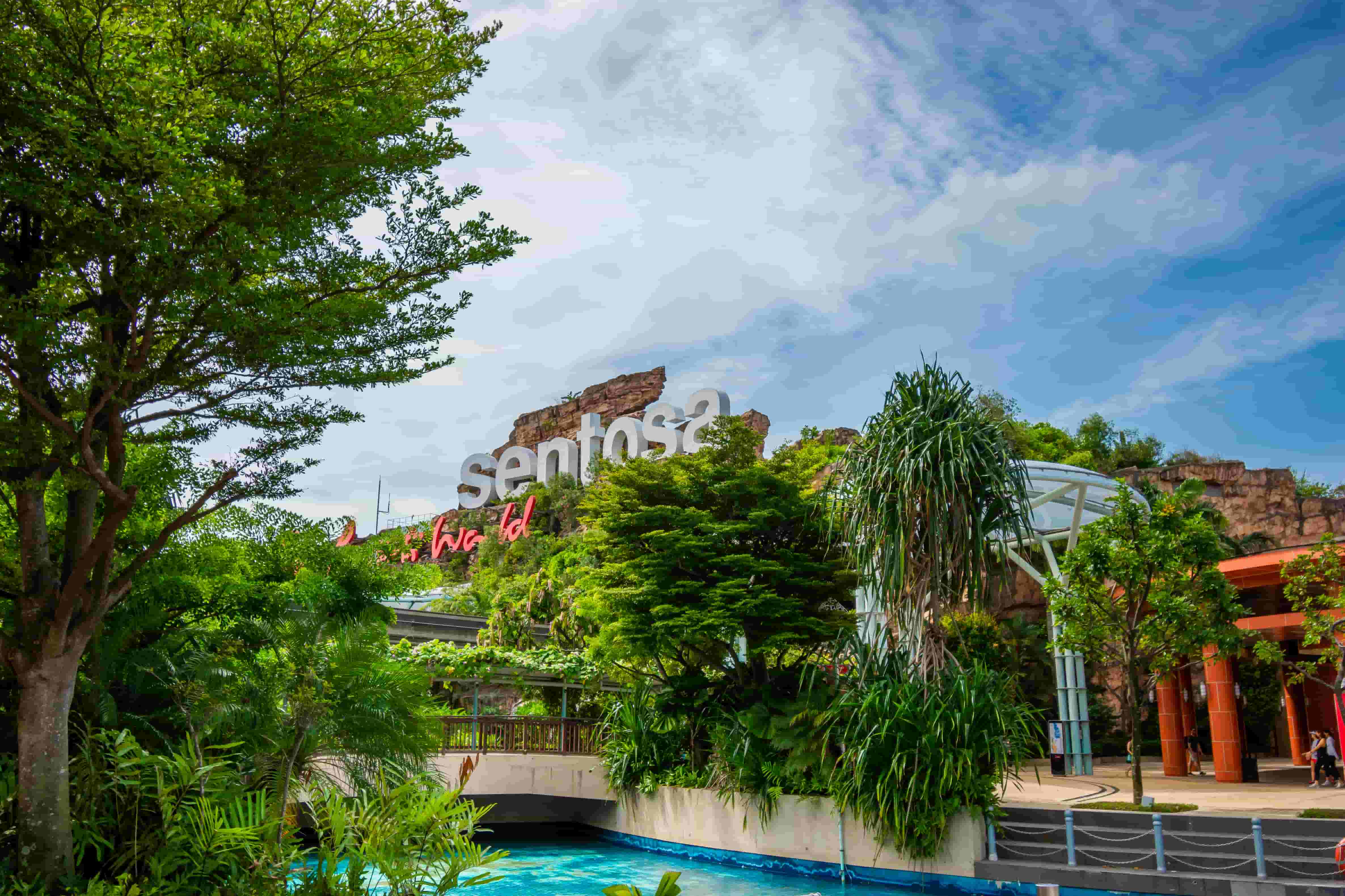 Địa điểm phải đến khi du lịch Phú Quốc Singapore là đảo Sentosa