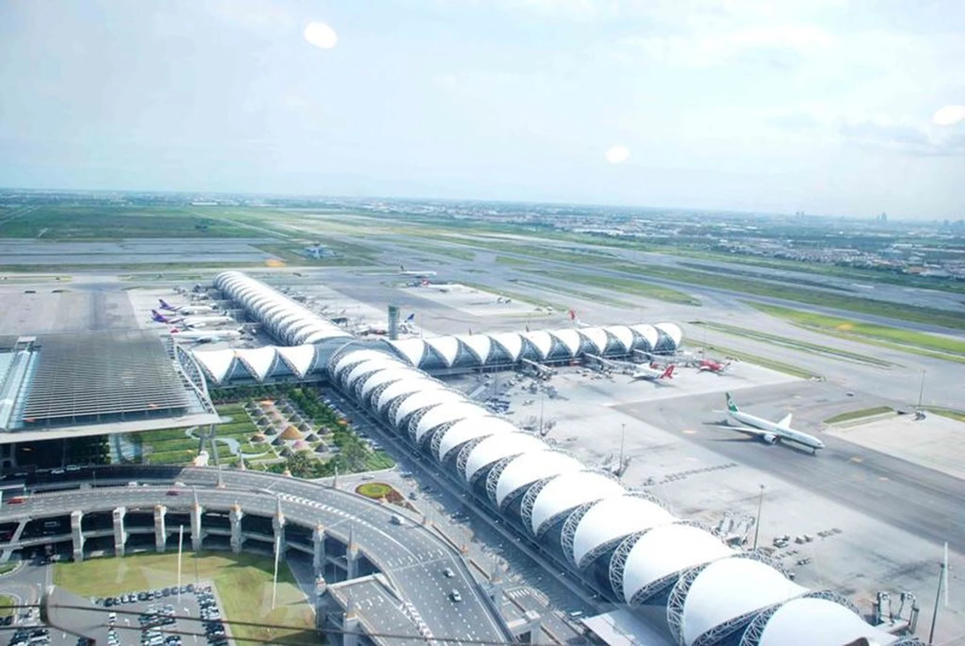 Mua vé máy bay đi Thái Lan giá rẻ đến sân bay Suvarnabhumi