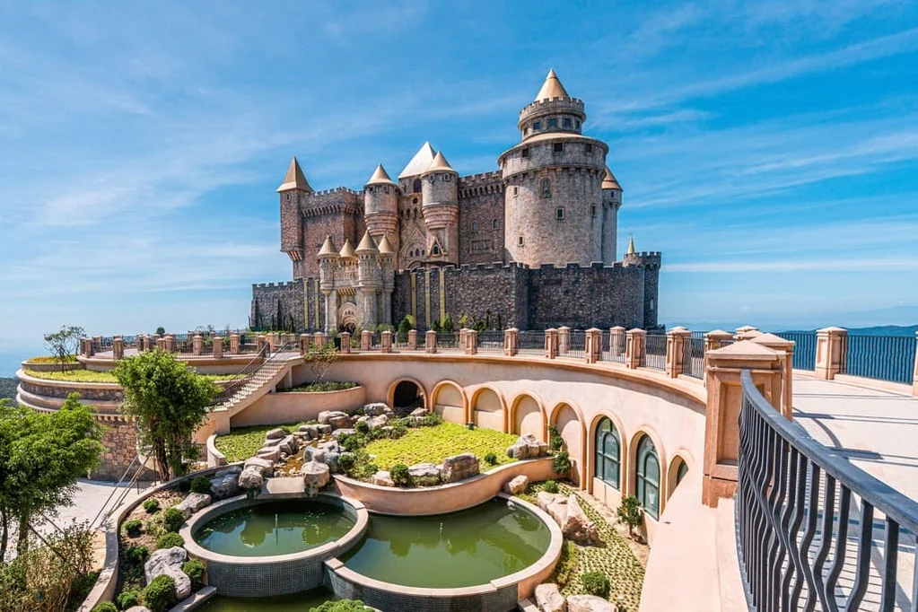 Đặt vé Hà Nội Đà Nẵng và đến tham quan Ba Na Hills