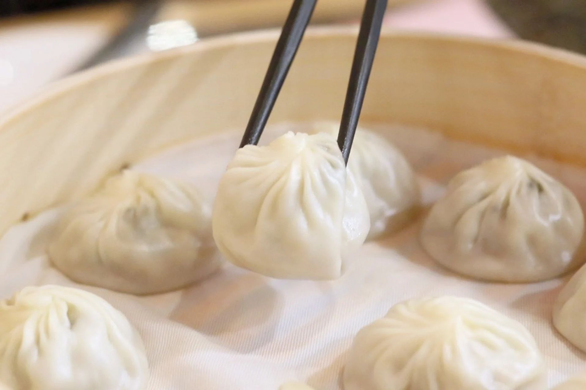 Đặt vé máy bay Hà Nội Đài Bắc đừng quên thưởng thức tiểu long bao thơm ngon