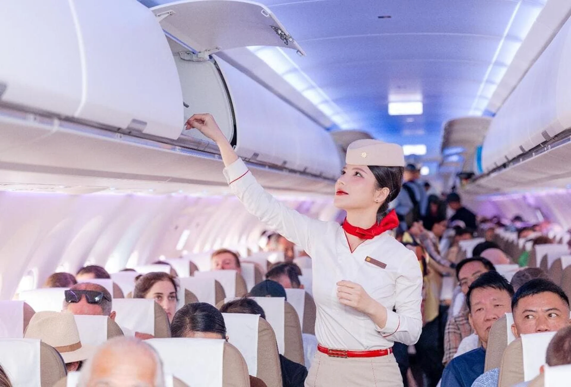 Chuyến bay Hanoi to Ho Chi Minh trong tuần có giá tốt hơn