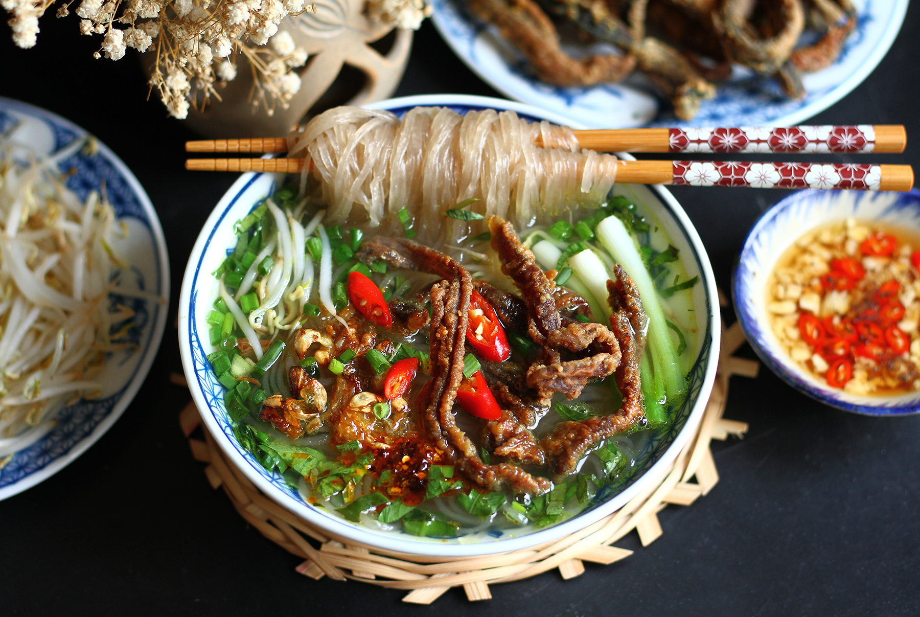 Miến lươn là món nên thử sau khi bay từ Phú Quốc đến Hà Nội