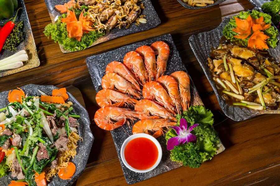 Đặt vé máy bay TPHCM Phú Quốc để thưởng thức hải sản tươi ngon