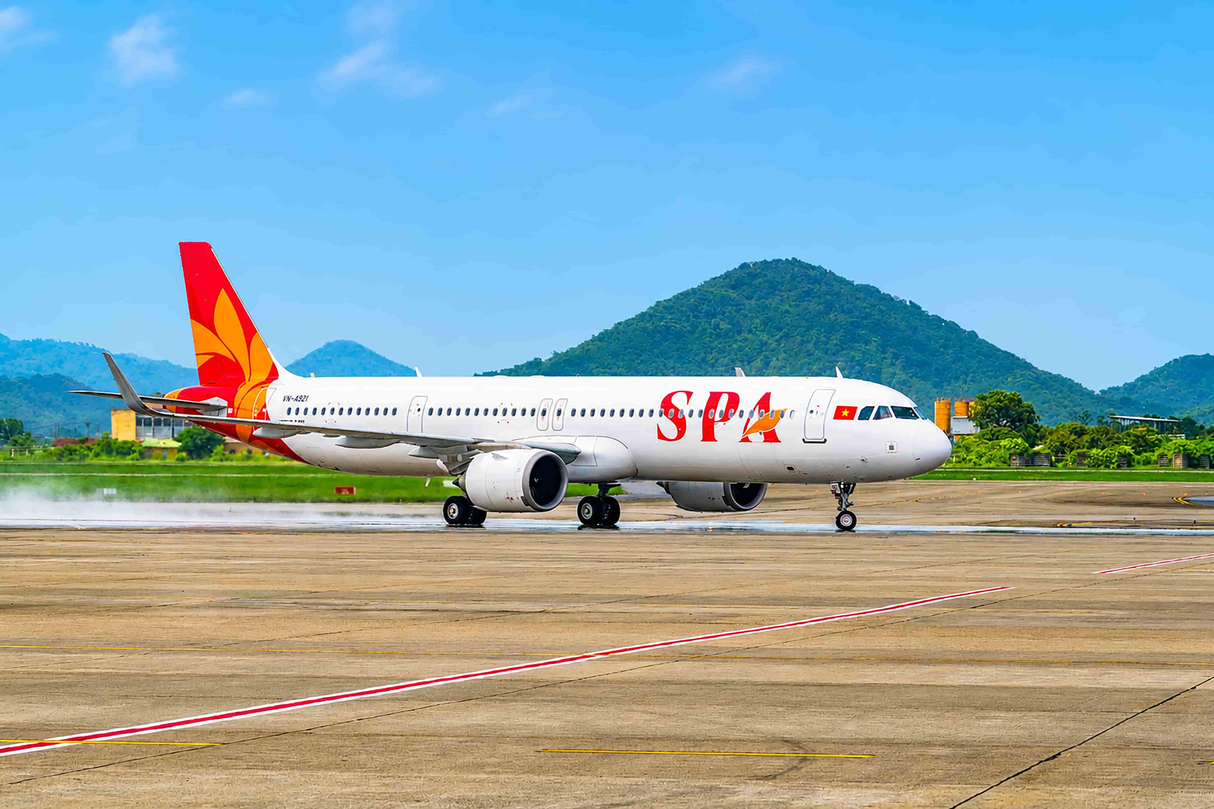 Máy bay SPA đậu tại sân bay quốc tế